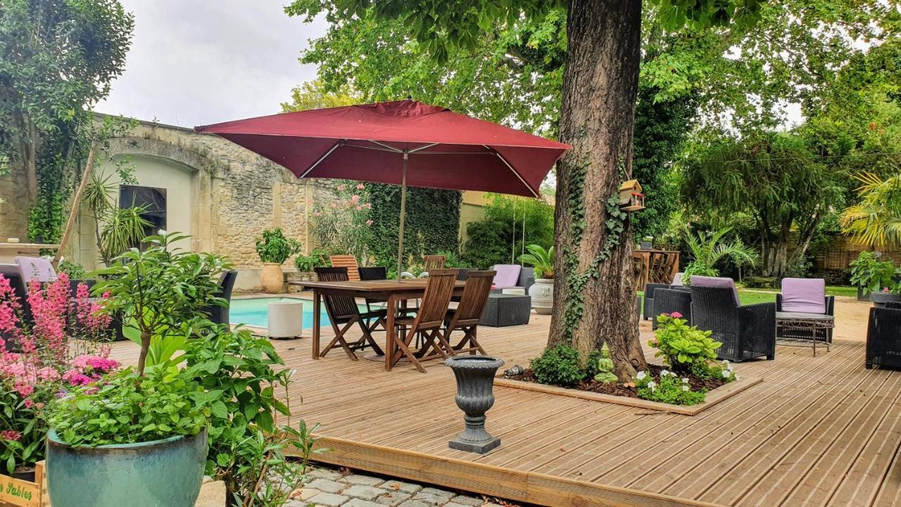 Hotel Le 4 Feuilles En.Camargue Bernis Exterior foto