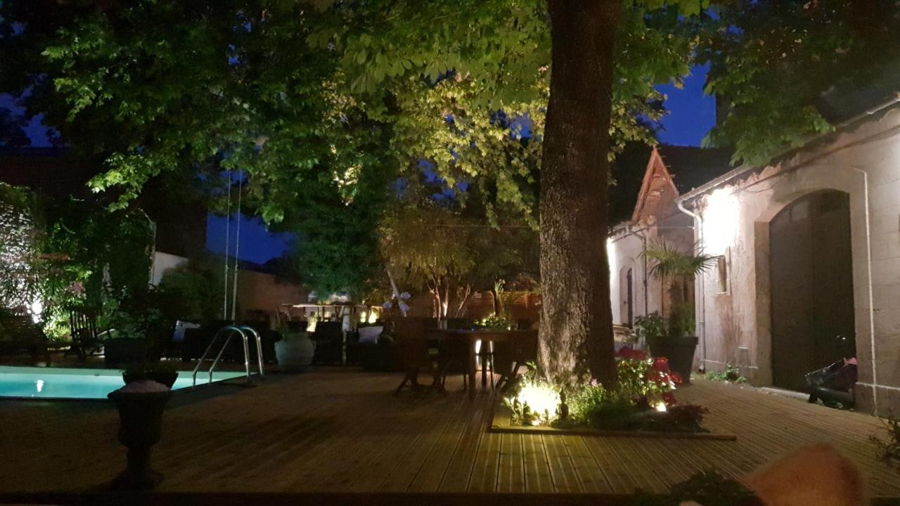 Hotel Le 4 Feuilles En.Camargue Bernis Exterior foto