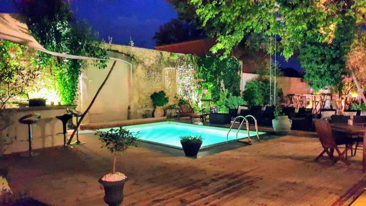 Hotel Le 4 Feuilles En.Camargue Bernis Exterior foto